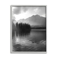 Stupell Industries Lakeside smrekova šuma na otvorenom fotografija pejzaža siva uokvirena Umjetnost Print Wall Art, 24x30
